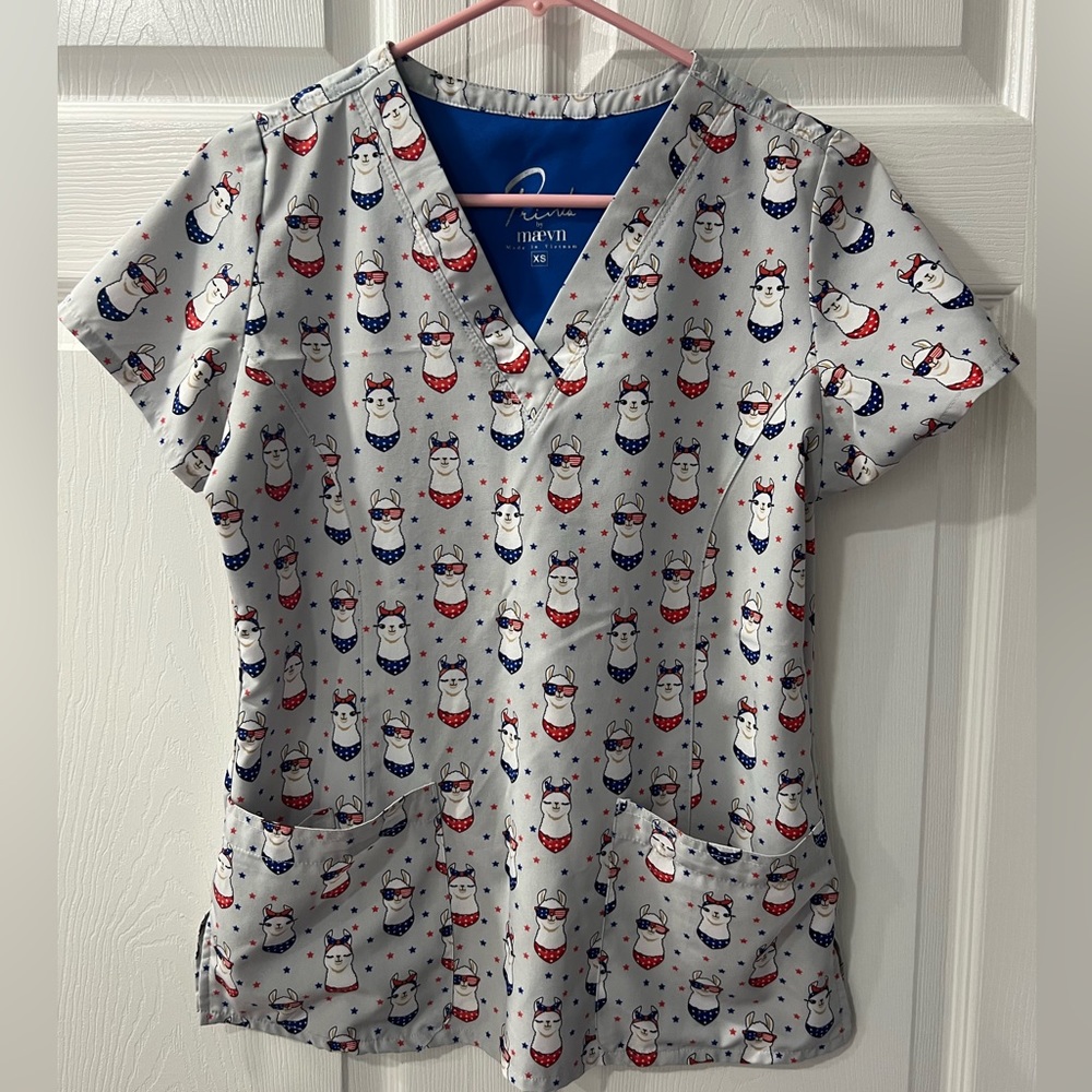 XS Maeven Prints Scrub top